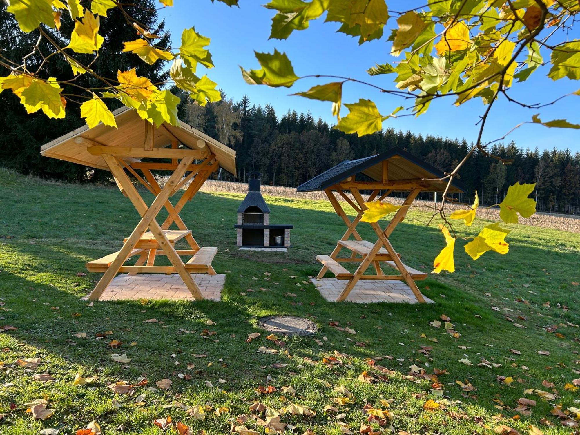 Ferienwohnungen 1 Bis 4 "Pumphut'S Scheune" Lengenfeld  Exterior foto